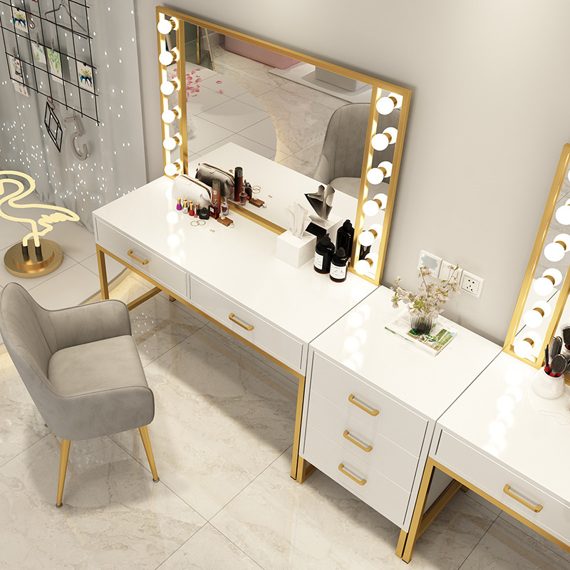 Makeup table Photo studio Make - đánh giá và giá Beauty Makeup Stores
